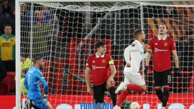 Điểm nhấn Sevilla 3-0 Man Utd: Ten Hag bó tay