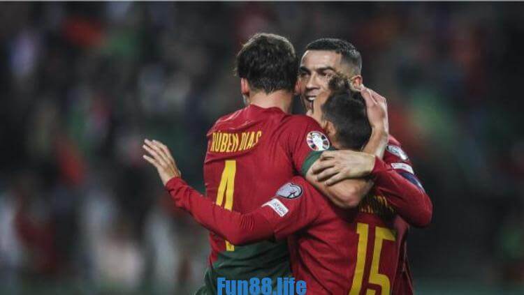 Tin nóng 20/11: Bồ Đào Nha và Tây Ban Nha đều thắng dễ
