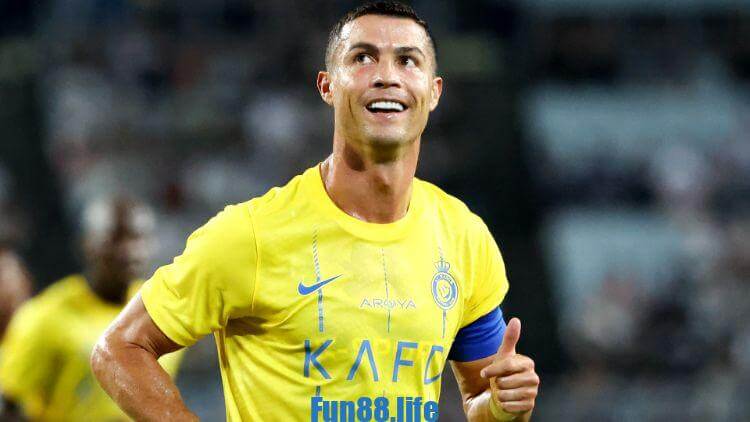 TIN NÓNG 14/11: Ronaldo trở lại châu Âu, Fernandes đến Ả Rập