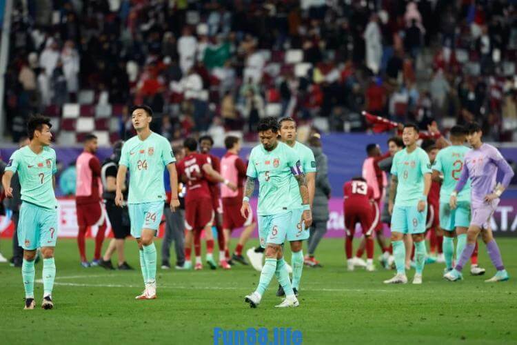 Trung Quốc thua đau Qatar, nguy cơ cao bị loại ở Asian Cup