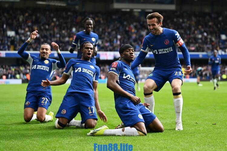 Chelsea đánh bại Leicester, tiến vào bán kết FA Cup