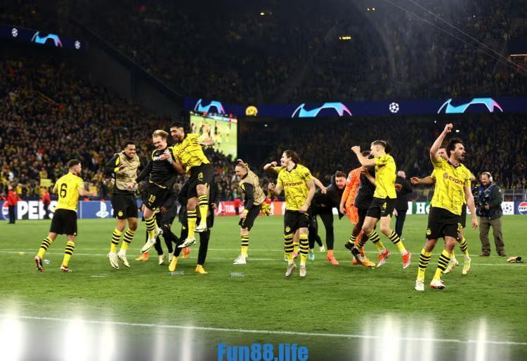 PSG và Dortmund giành vé vào bán kết Cúp C1